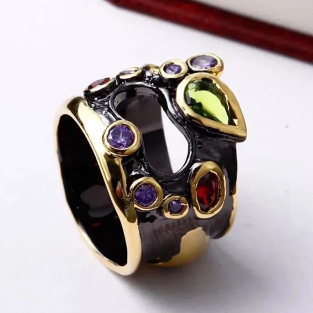 NWOT Genuine Semi Precious Stones Black Ring. 6.5